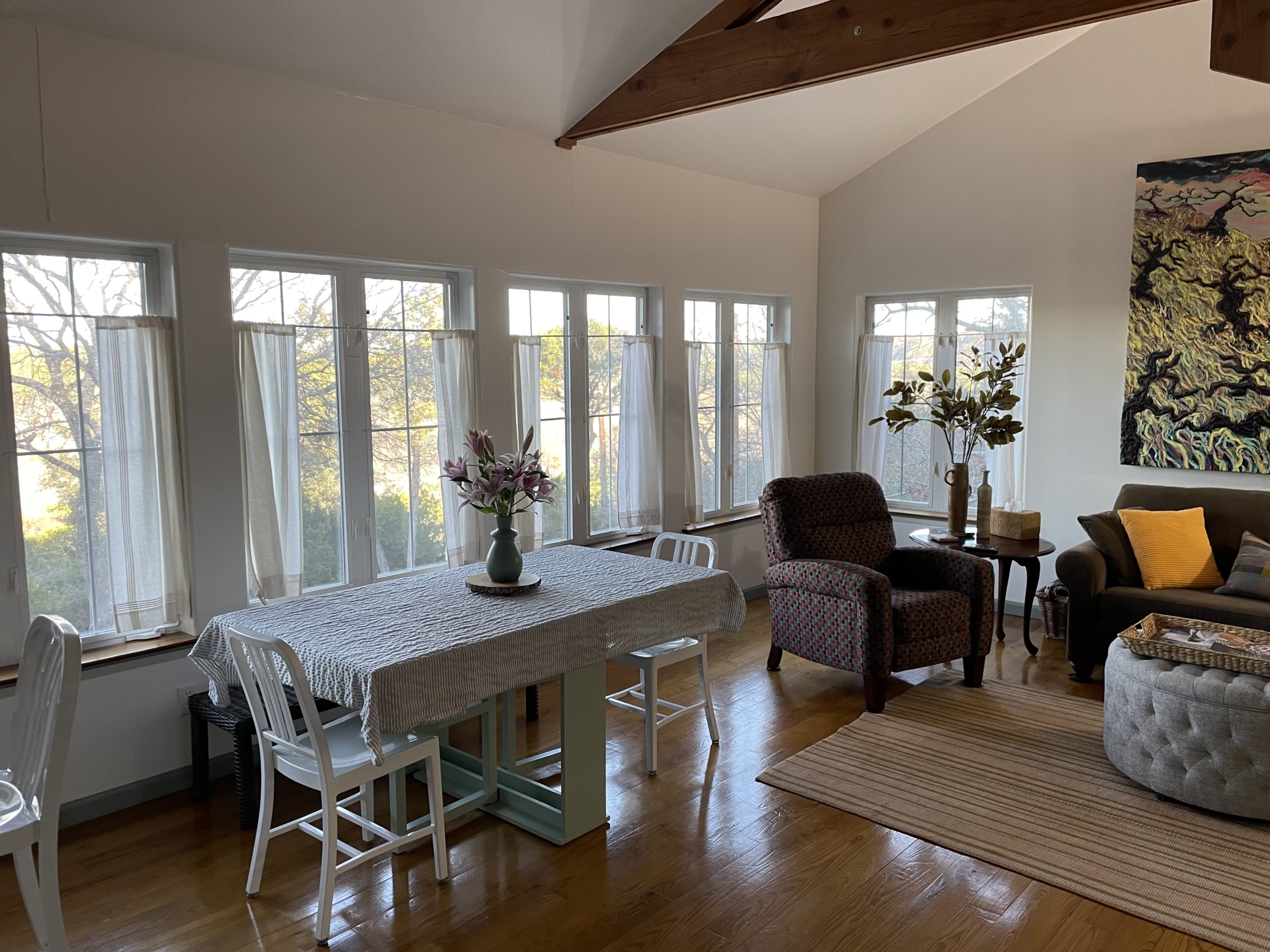Guesthouse Cabin Dining Room Table and Views