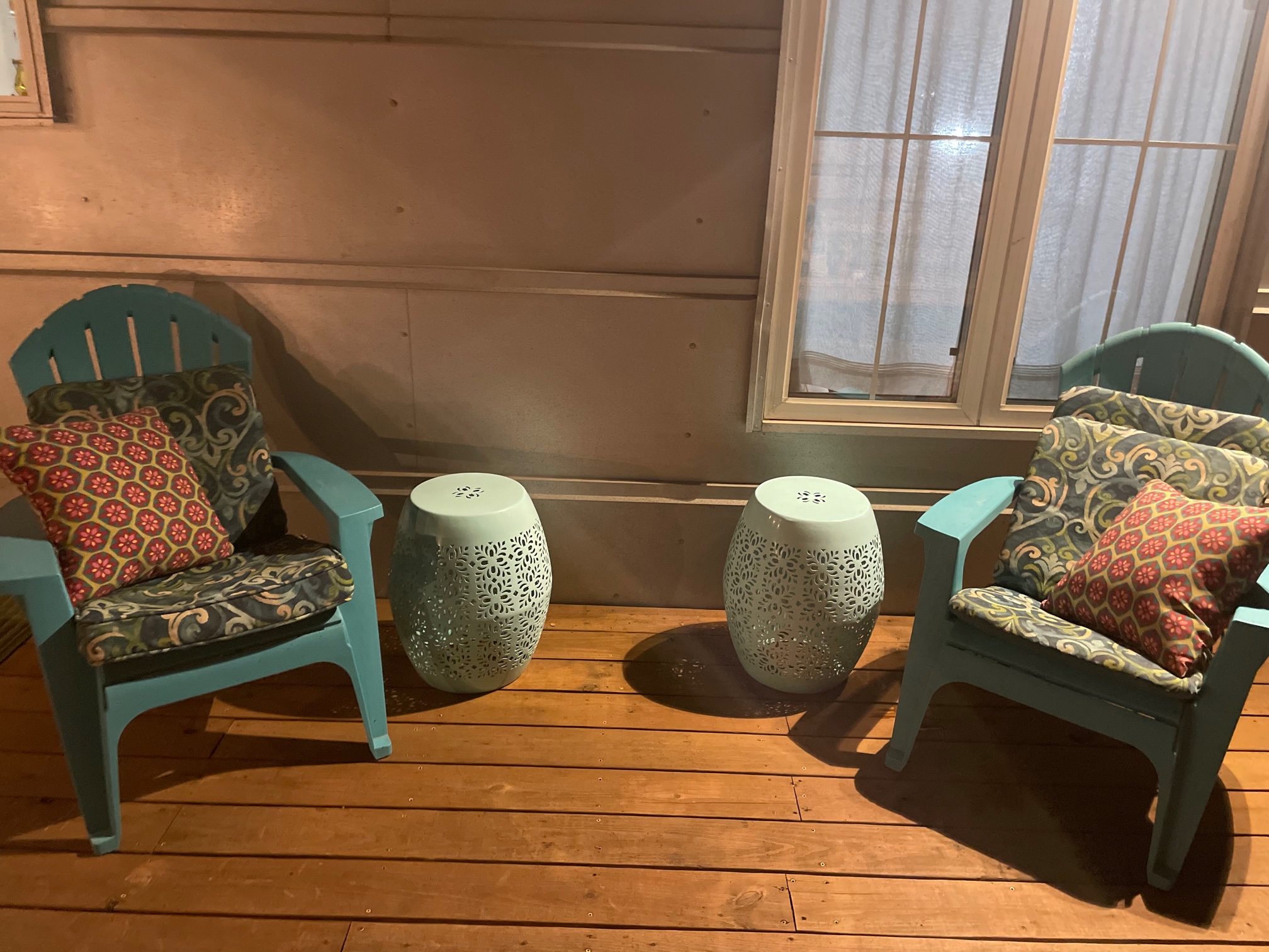 Large Private Deck of Guesthouse Cabin