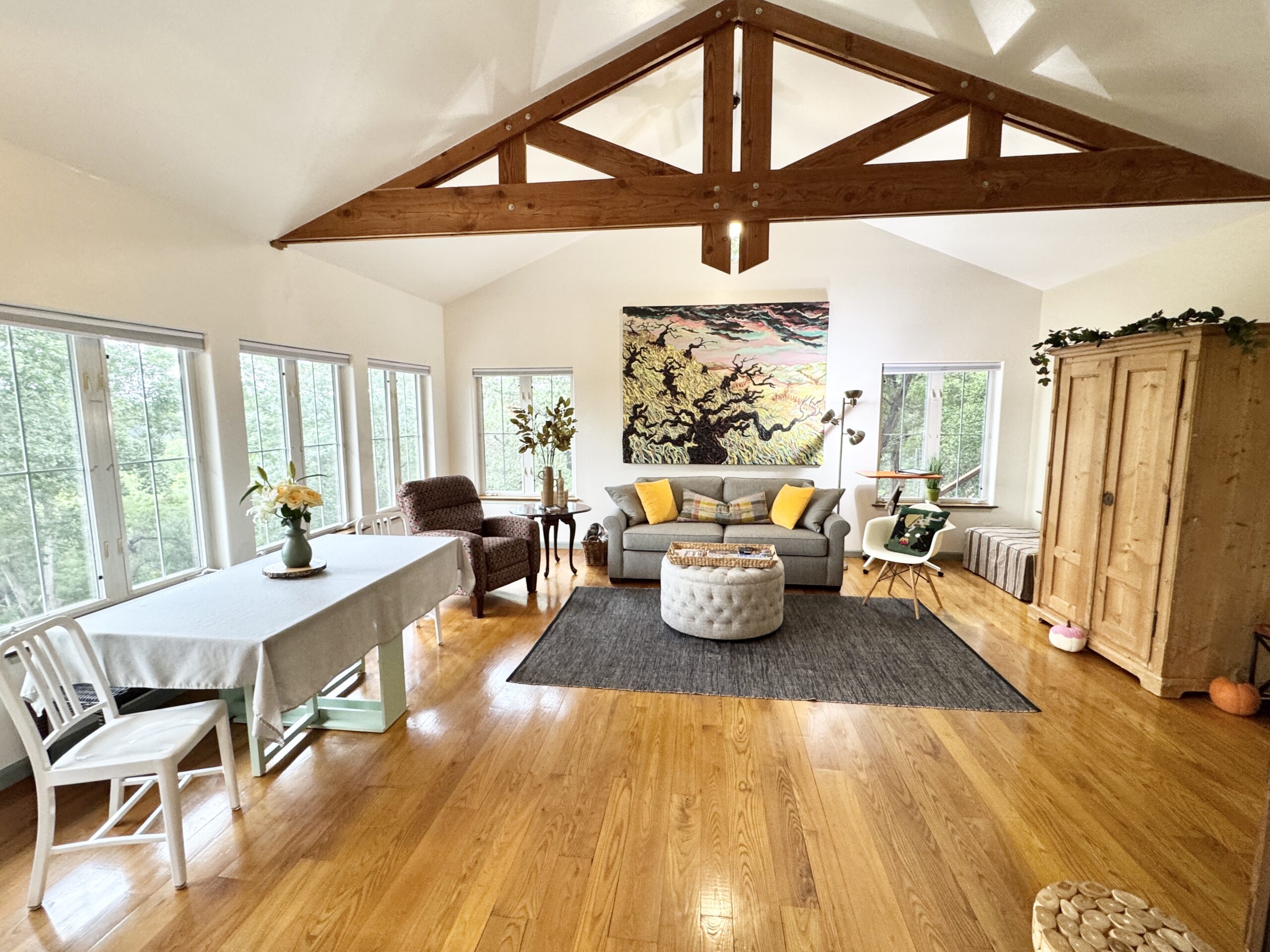 Guesthouse living Rm-Full Best