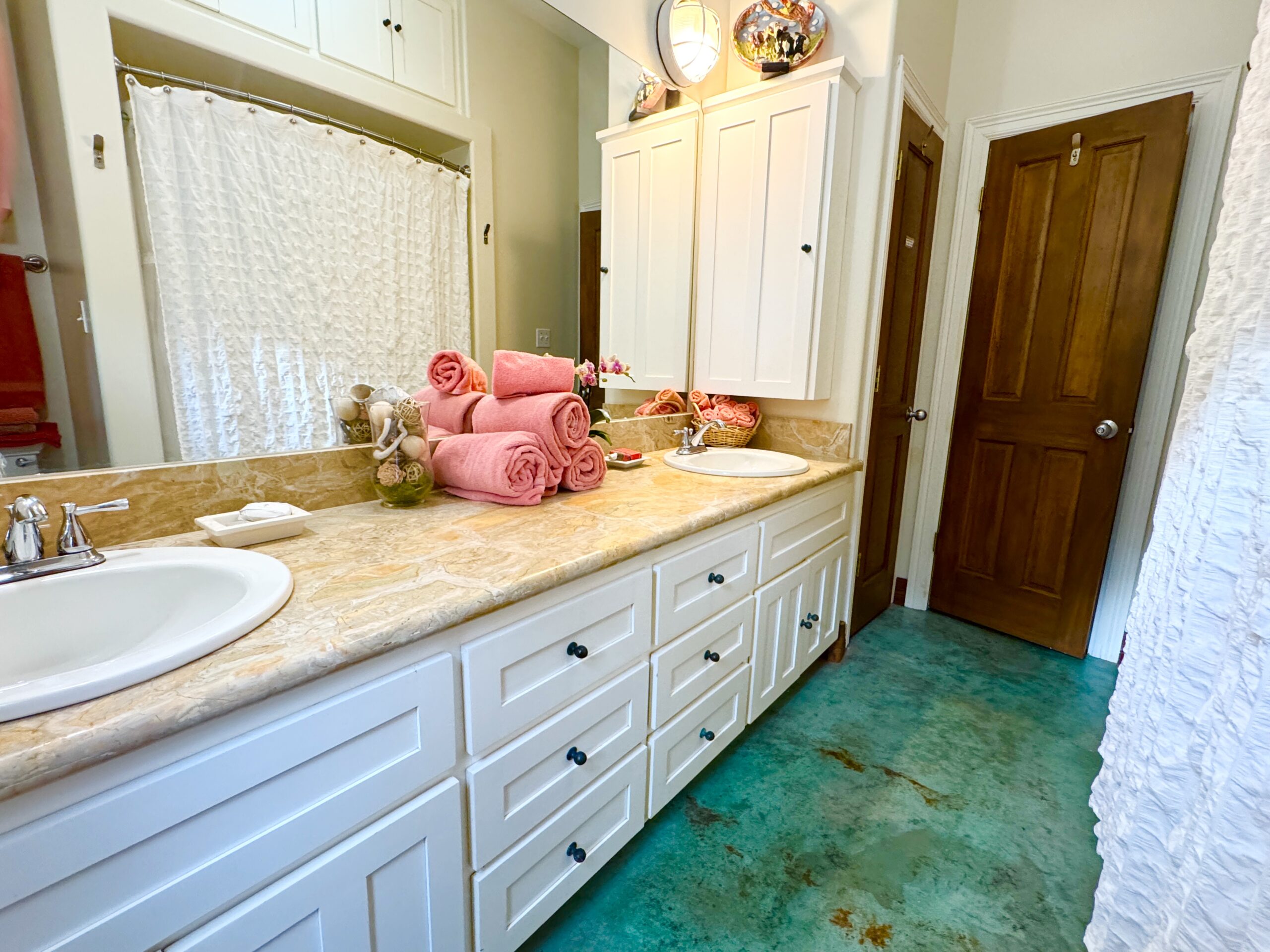 Suite Bath-Door view-
